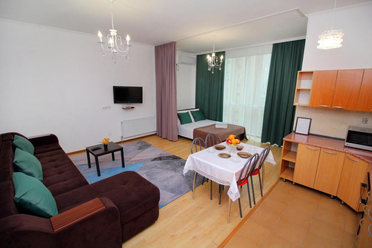 Appartamento Уютные И Комфортные Квартиры В Жк Манхэттен Almaty Esterno foto
