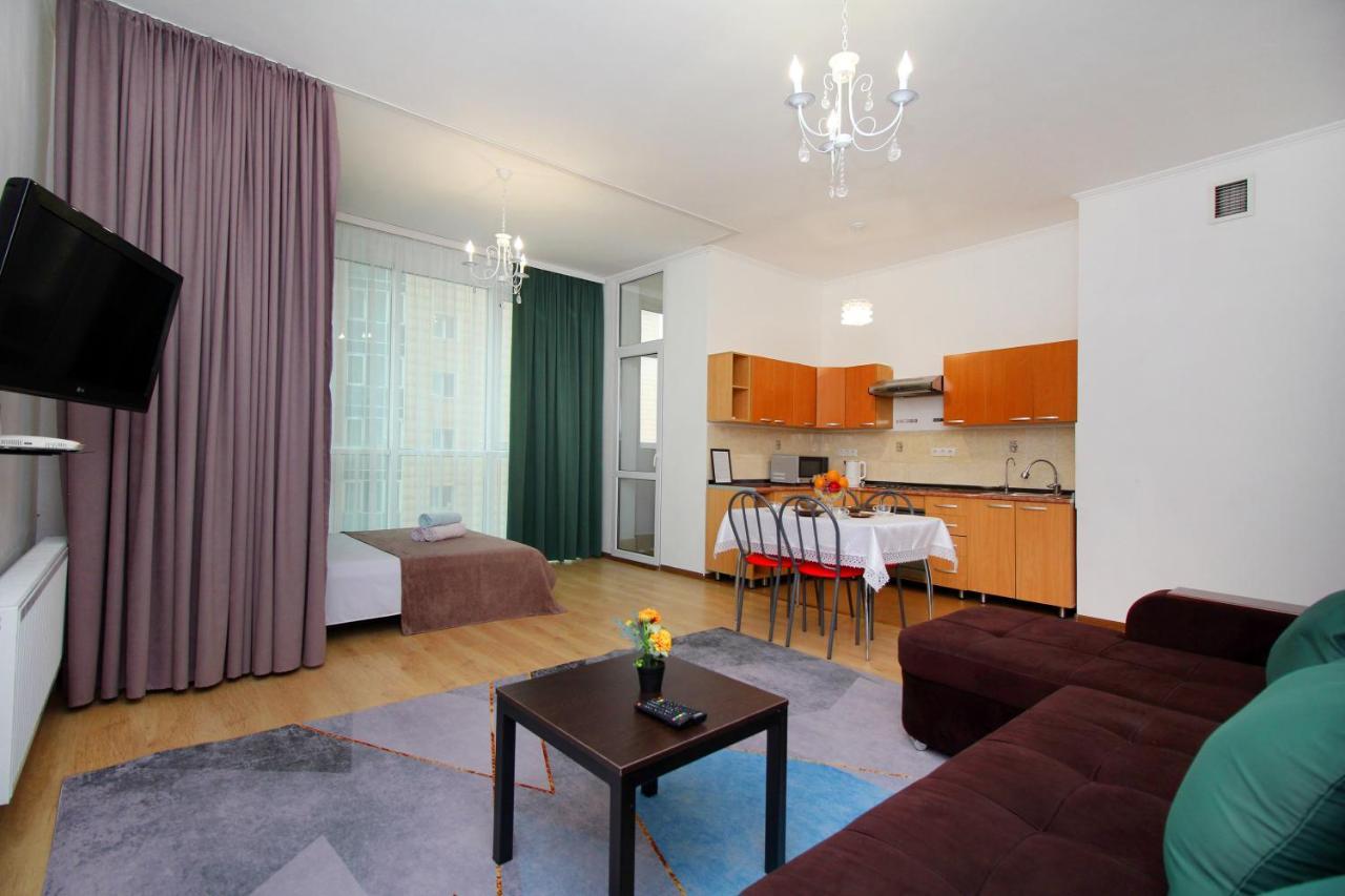Appartamento Уютные И Комфортные Квартиры В Жк Манхэттен Almaty Esterno foto